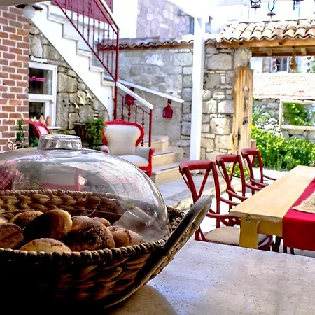 Fi̇li̇zce Konuk Evi ゲストハウス