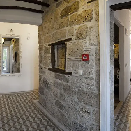 Fi̇li̇zce Konuk Evi Алачати