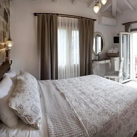 Fi̇li̇zce Konuk Evi Alacati