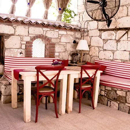 Fi̇li̇zce Konuk Evi Alaçatı